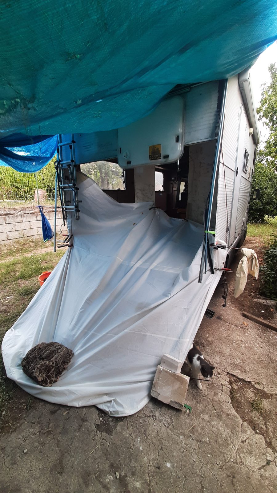 Imprevisti prevedibili ma non per le previsioni — Cantiere · vita in camper, diario di Diario di Uasi