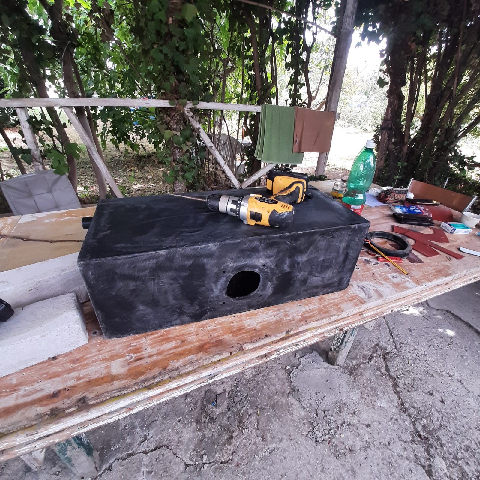 Tutorial · Saldatura della plastica e riconversione della tanica · Il fertilizzante azotato fai-da-te — Cantiere · vita in camper, diario di Diario di Uasi